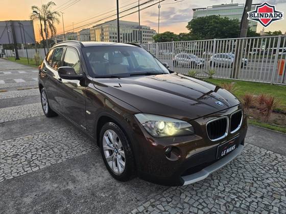 BMW X1 2.0 16V GASOLINA SDRIVE18I 4P AUTOMÁTICO BMW X1 2.0 16V GASOLINA SDRIVE18I 4P AUTOMÁTICO
